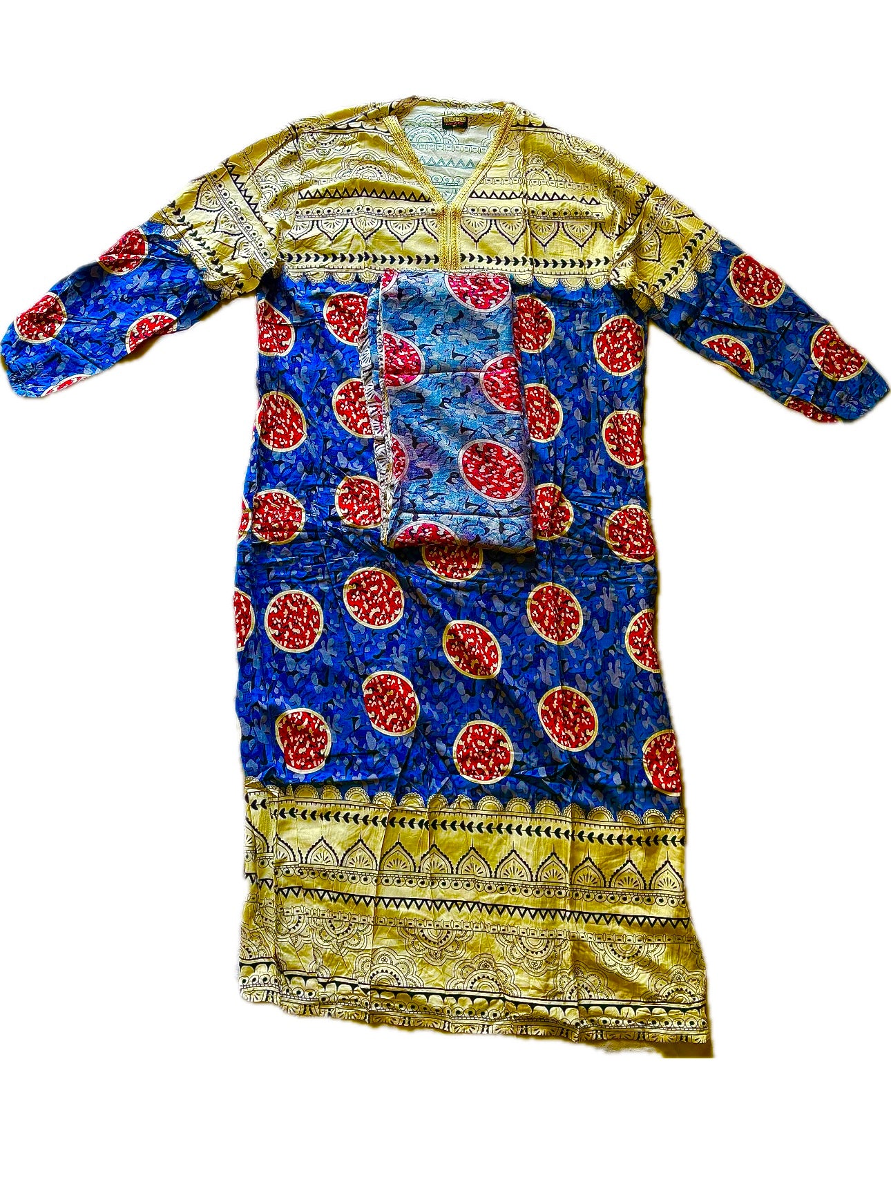 عبايه ملونه مع طرحه