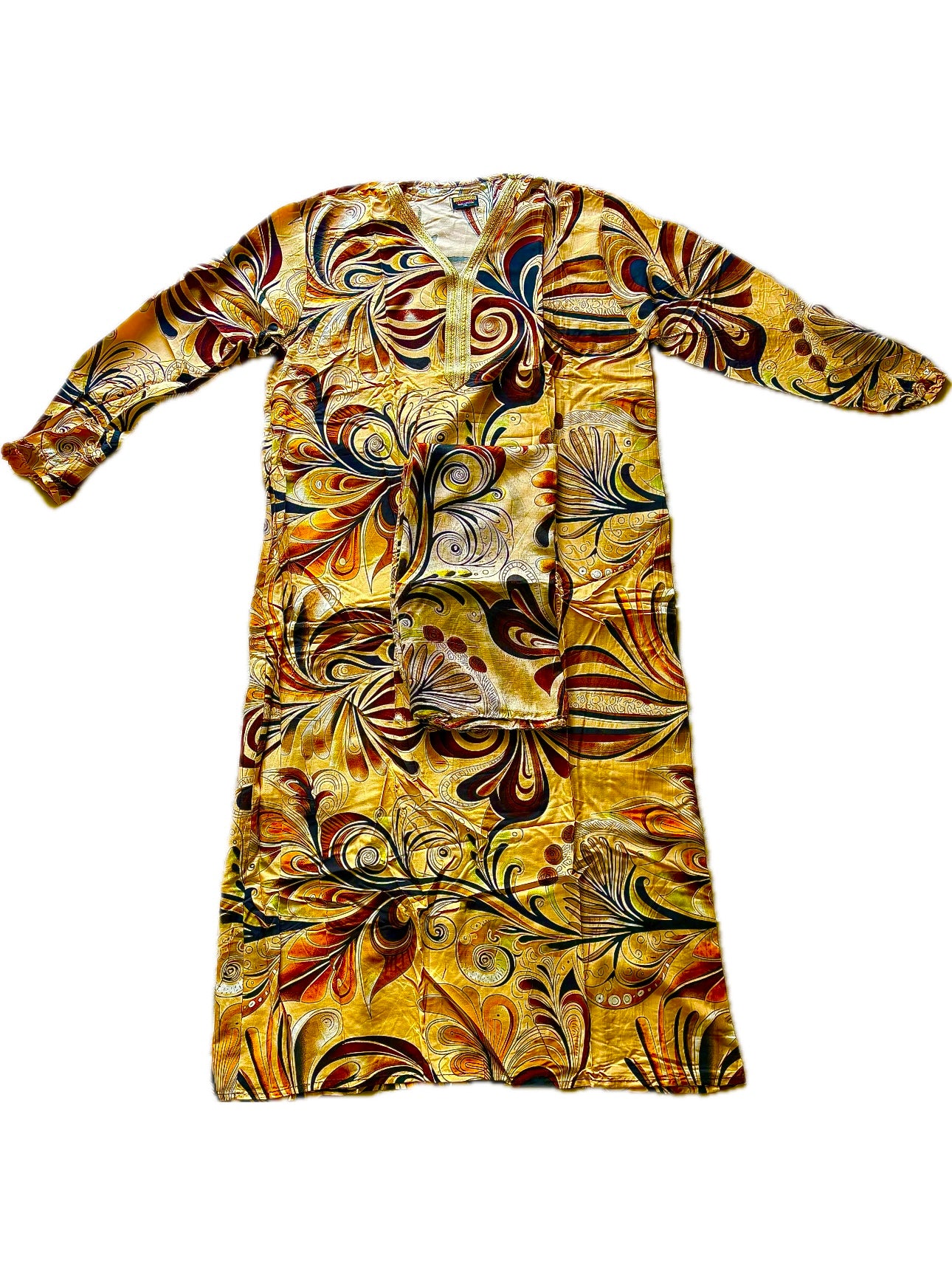 عبايه ملونه مع طرحه