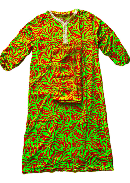 عبايه ملونه مع طرحه