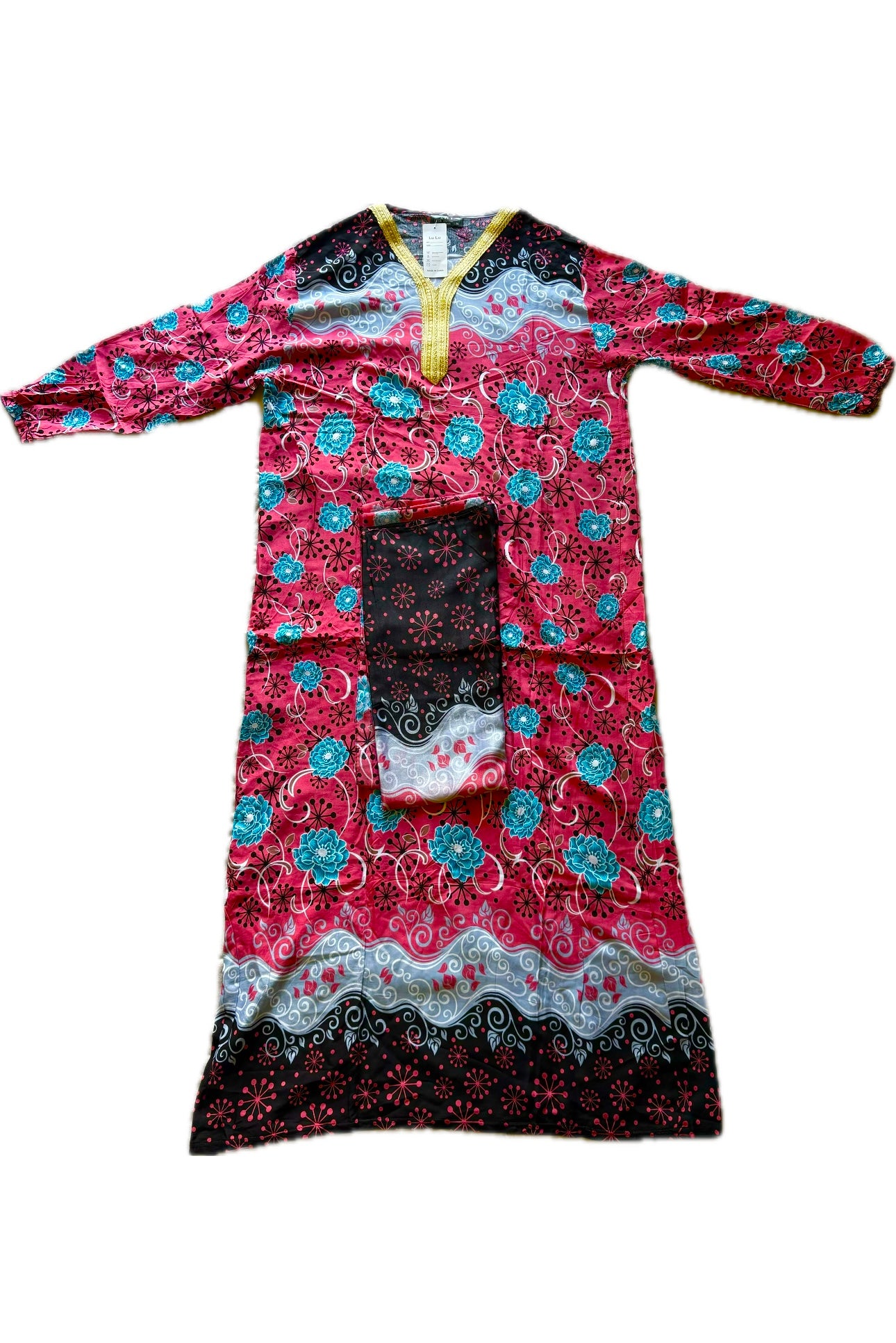 عبايه ملونه مع طرحه