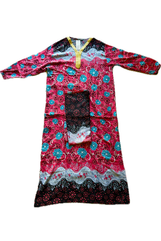 عبايه ملونه مع طرحه