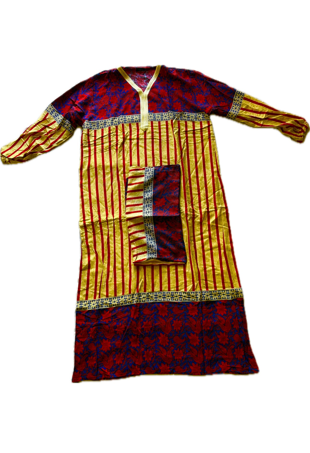 عبايه ملونه مع طرحه